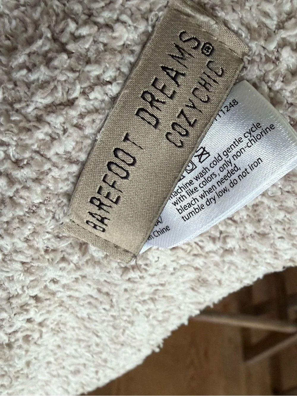Barefoot Dreams Cozychic marbled Blanket in Cream sand Multi like new 45 x 60”